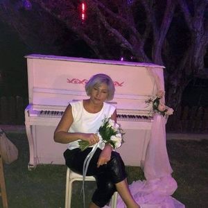 Meet your Posher, Laura